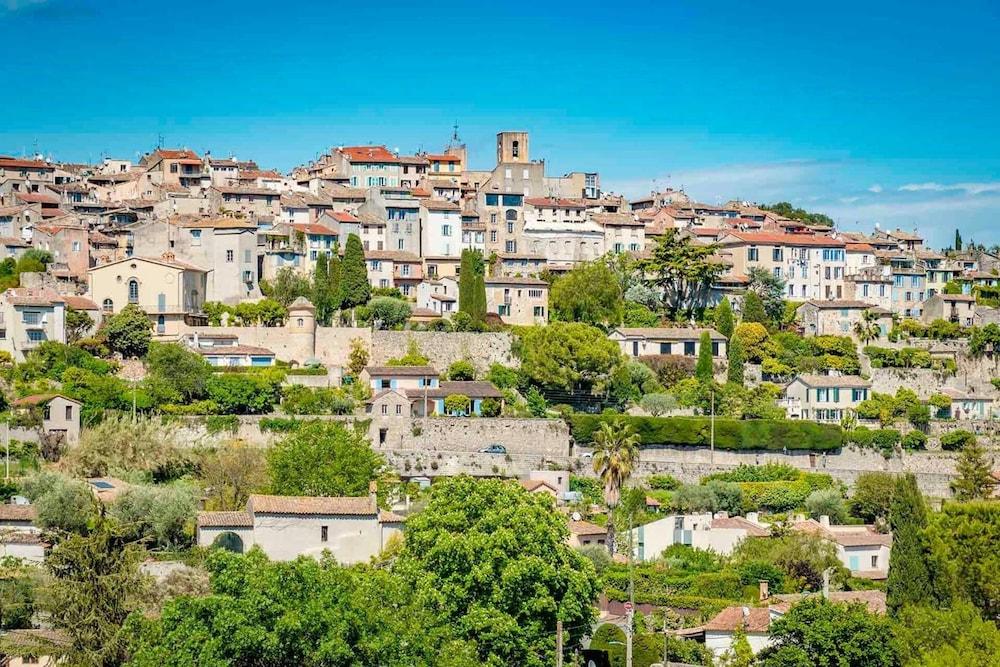 Отель La Tour Carree - Grasse Sud Peymeinade Экстерьер фото