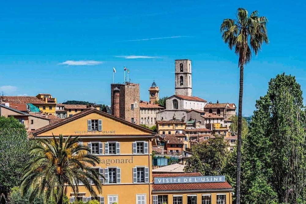 Отель La Tour Carree - Grasse Sud Peymeinade Экстерьер фото