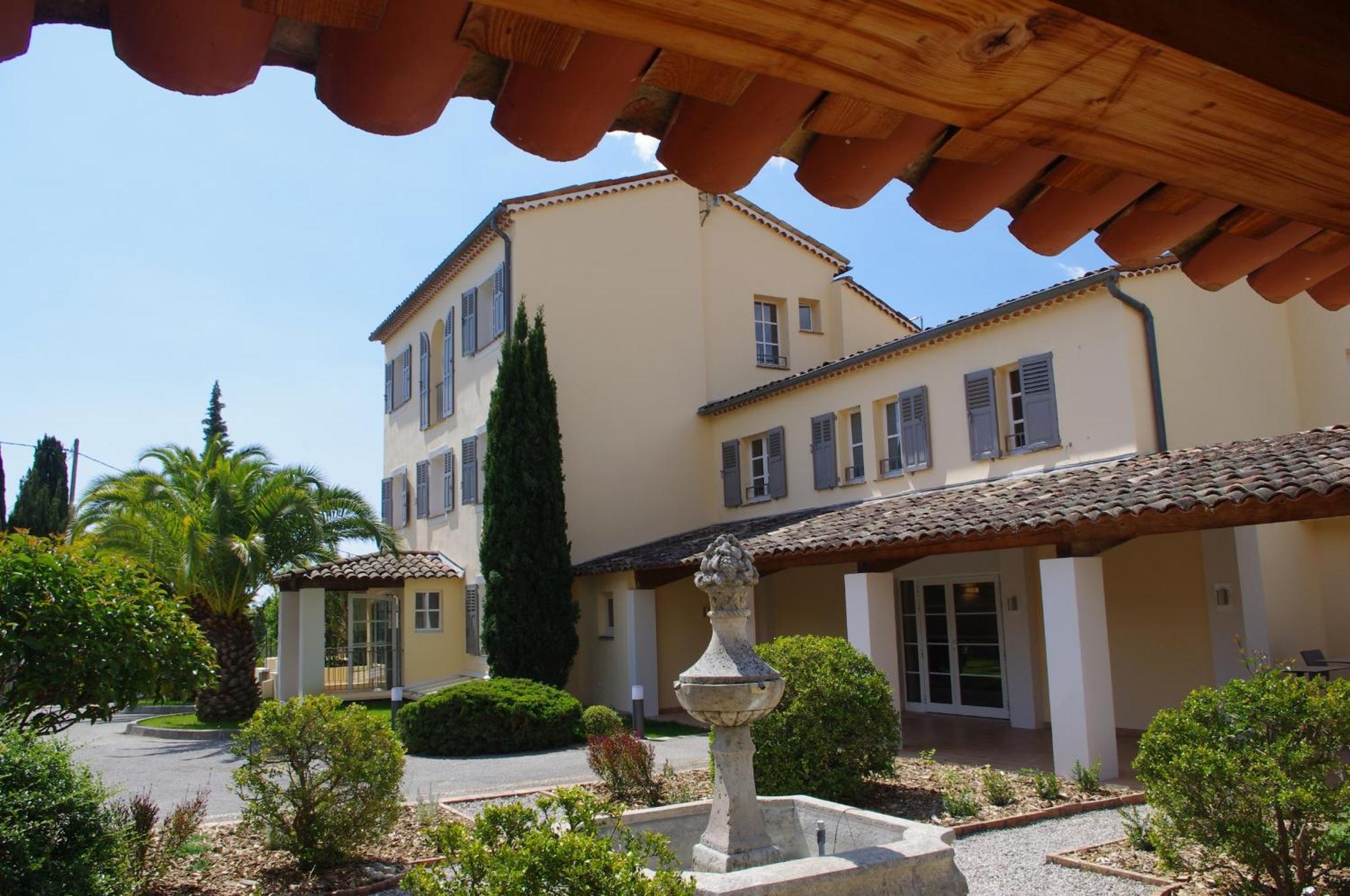 Отель La Tour Carree - Grasse Sud Peymeinade Экстерьер фото